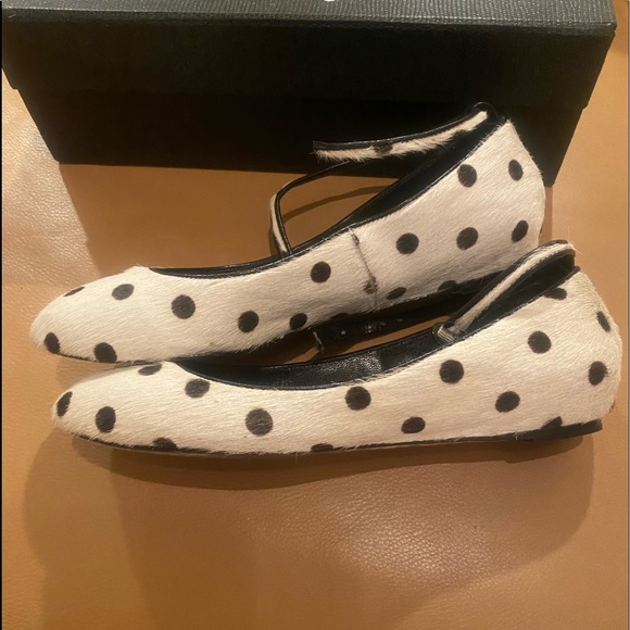 Alice & Olivia polka dot calf hair ballet flats with ankle strap. Size 8 1/2 - Picture 5 of 11
